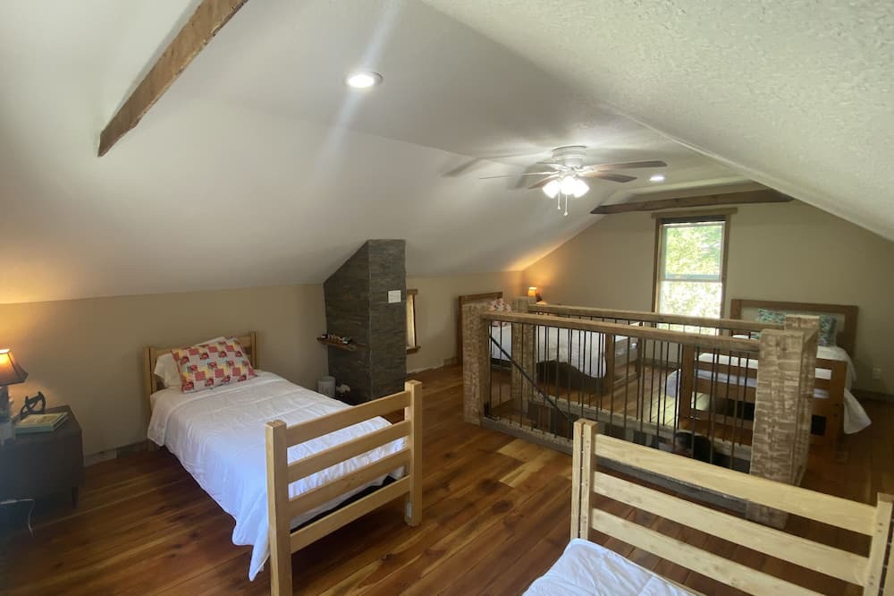 Photo of Bedroom in Larkspur