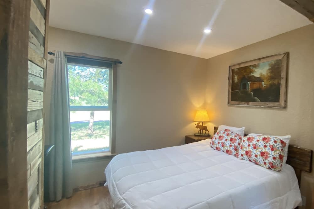 Photo of Bedroom in Larkspur