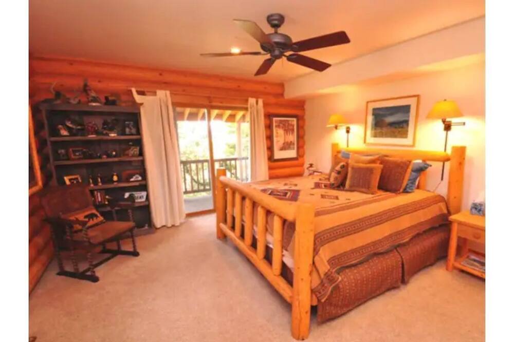 Photo of Bedroom in Grand Country Estates