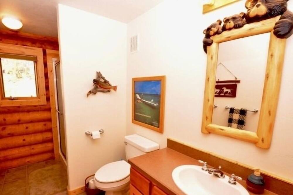 Photo of Bathroom in Grand Country Estates