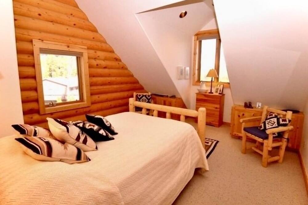 Photo of Bedroom in Grand Country Estates