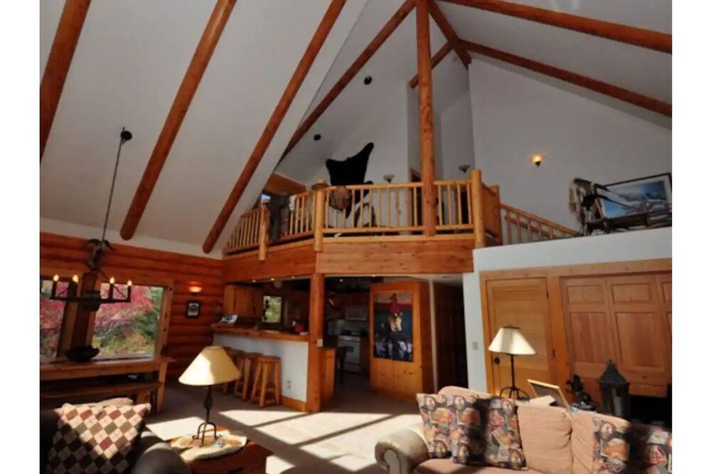 Photo of Livingroom in Grand Country Estates
