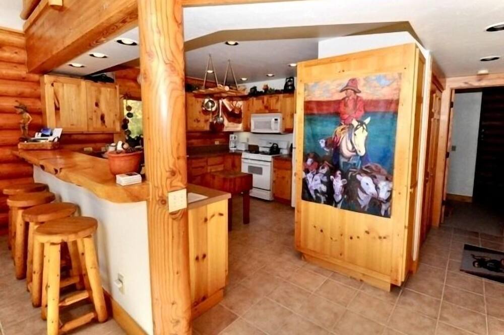 Photo of Kitchen in Grand Country Estates