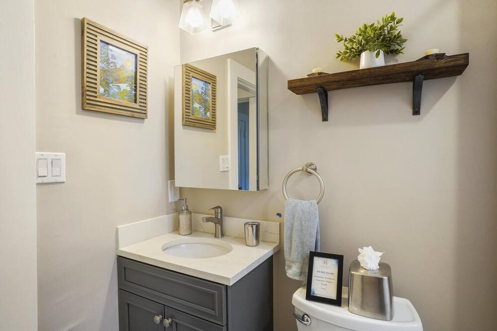 Photo of Bathroom in City Park