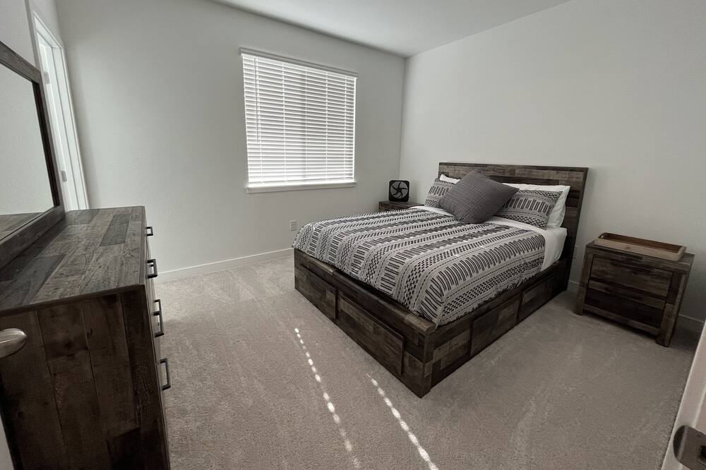 Photo of Bedroom in Lakewood