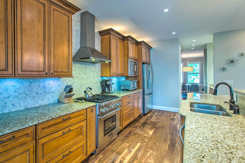 Photo of Kitchen in Washington Park West