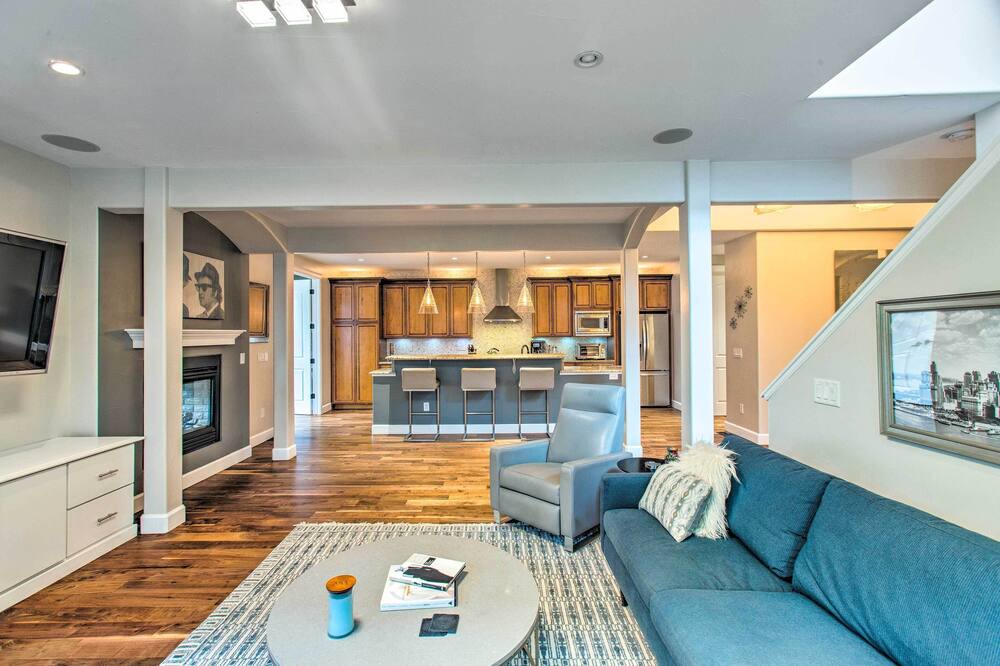 Photo of Livingroom in Washington Park West