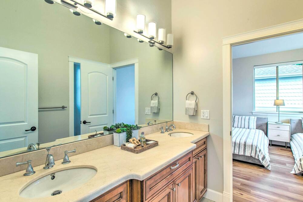 Photo of Bathroom in Washington Park West
