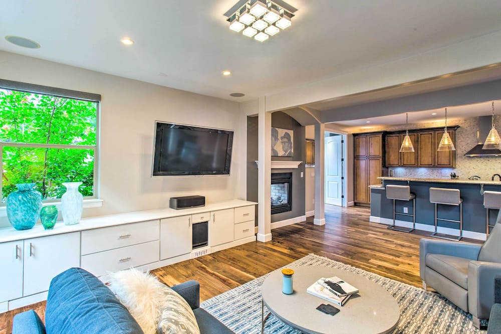 Photo of Livingroom in Washington Park West