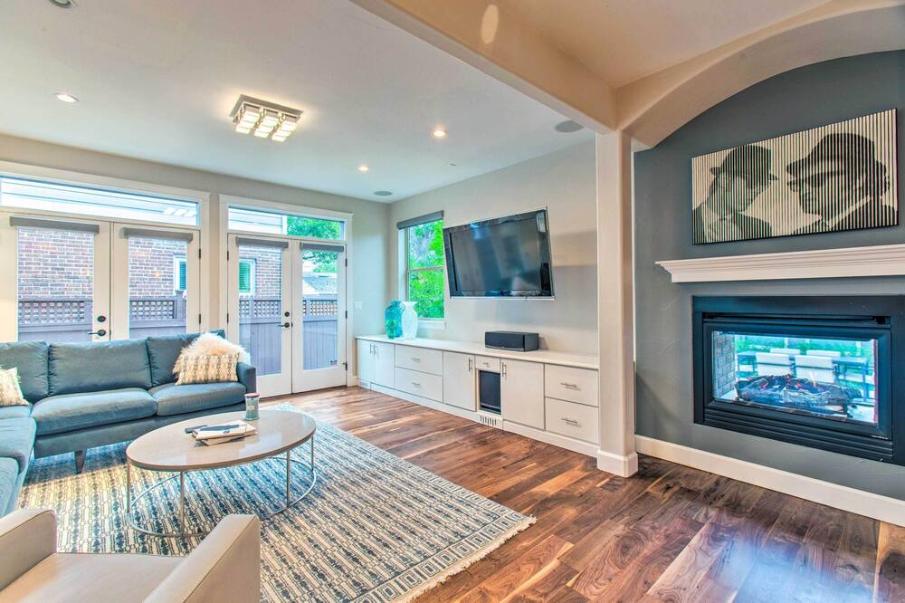 Photo of Livingroom in Washington Park West