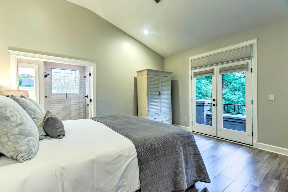 Photo of Bedroom in Washington Park West