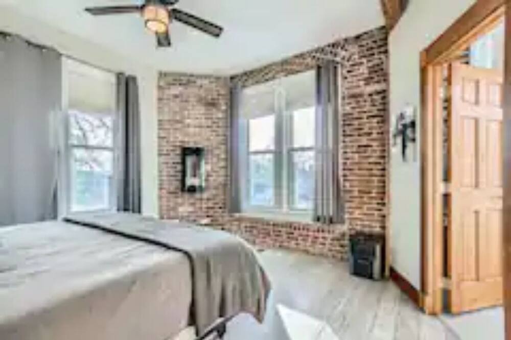Photo of Bedroom in Sunnyside