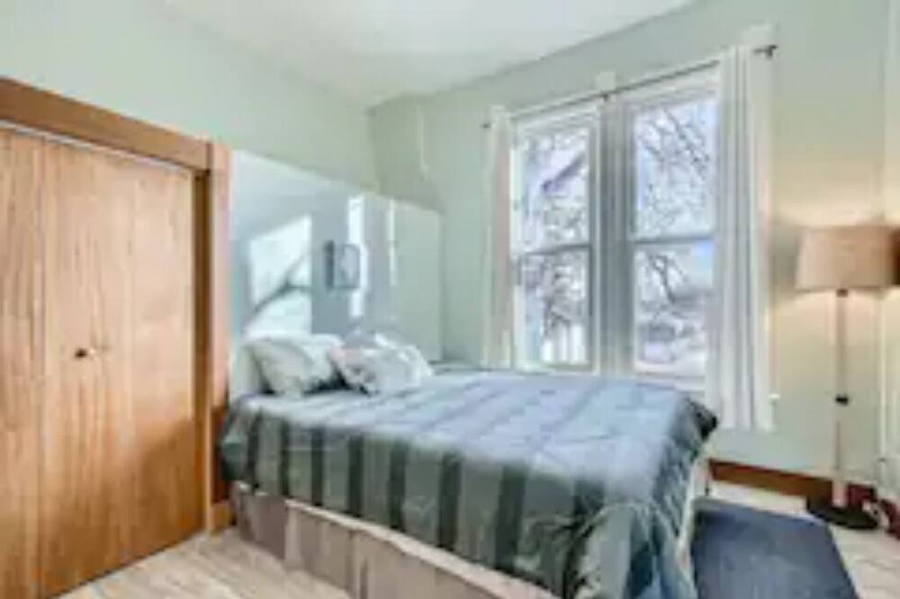 Photo of Bedroom in Sunnyside