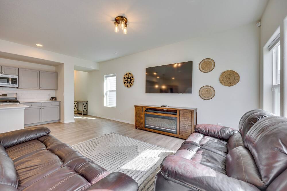 Photo of Livingroom in Southeast Colorado Springs