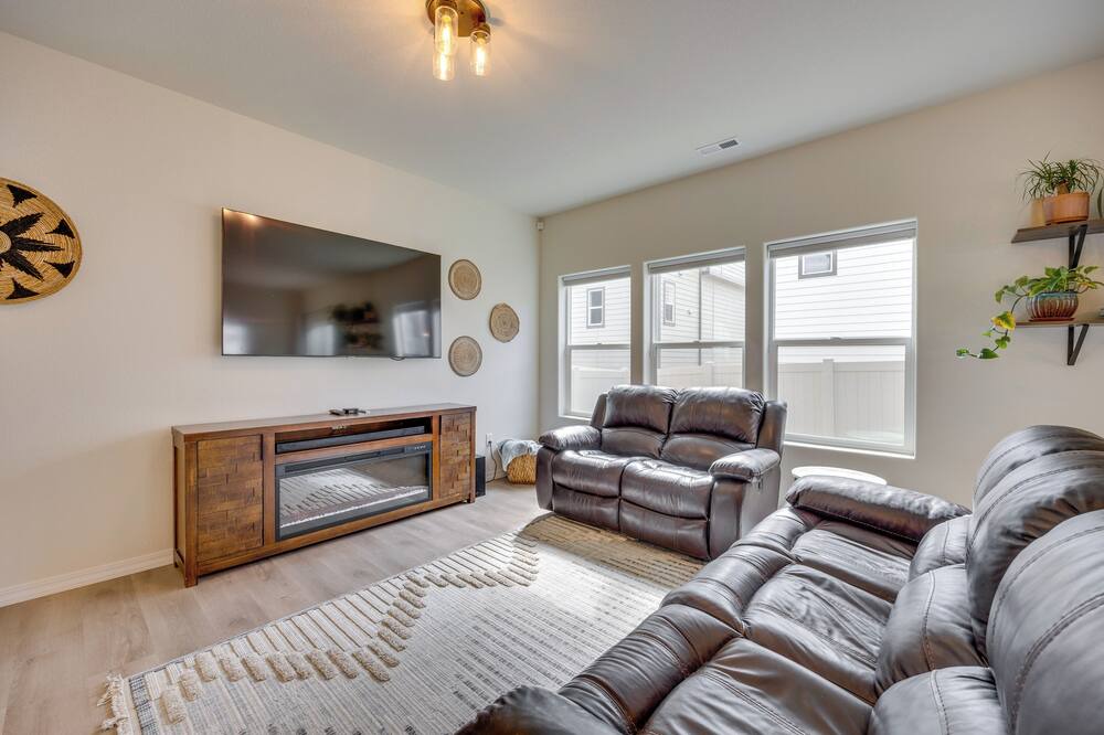 Photo of Livingroom in Southeast Colorado Springs