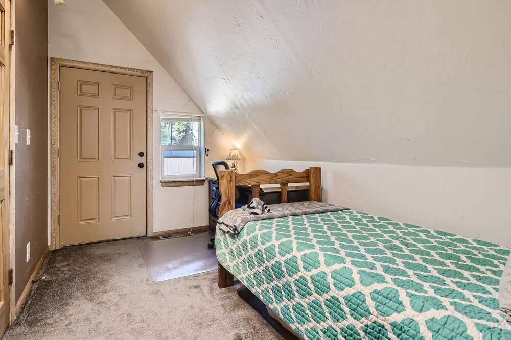 Photo of Bedroom in Indian Mountain