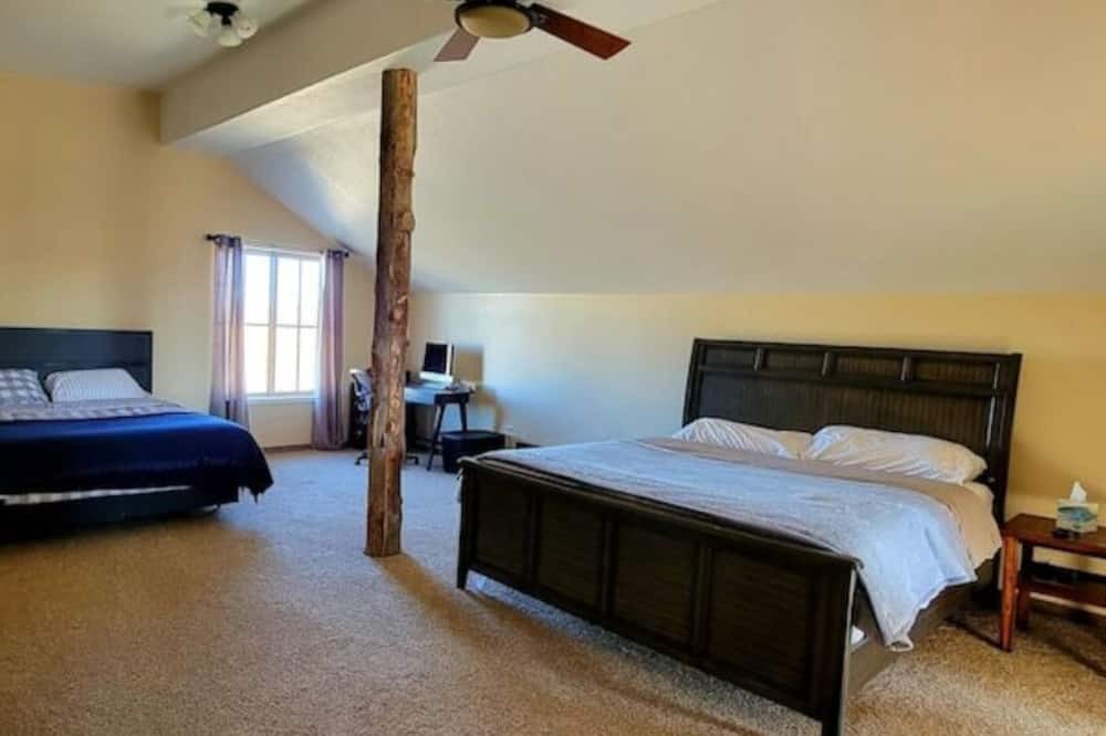 Photo of Bedroom in Crowley County