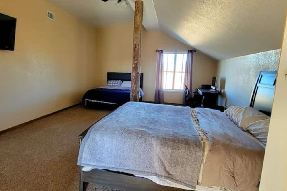 Photo of Bedroom in Crowley County