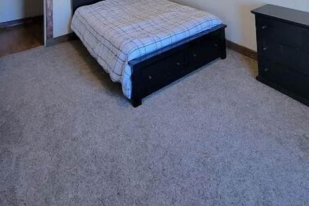 Photo of Bedroom in Crowley County
