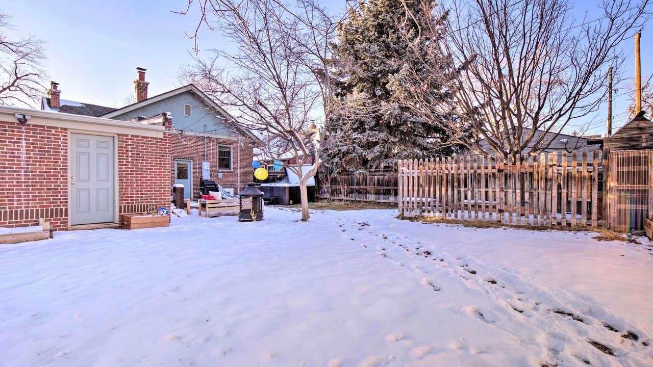 Photo of Outdoor in Hale