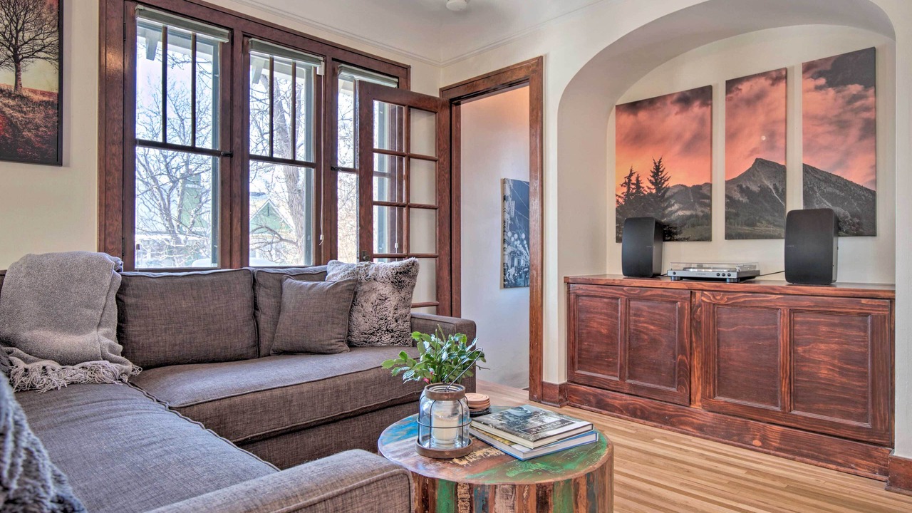 Photo of Livingroom in Hale