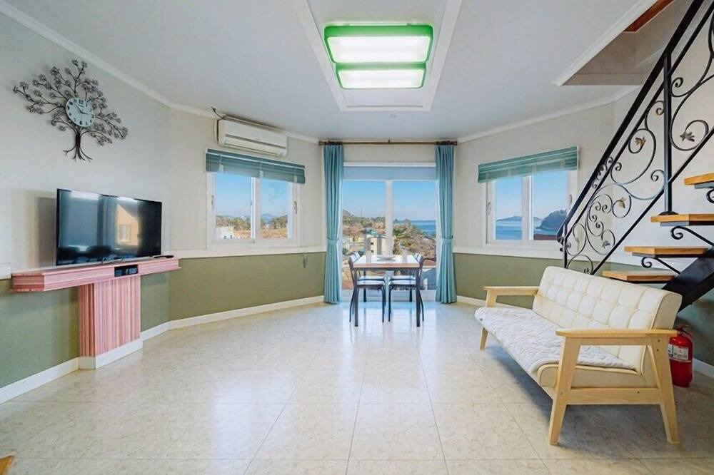 Photo of Bedroom in Kungnong