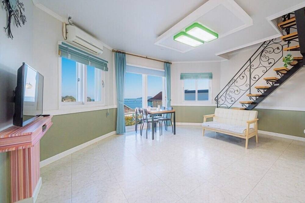 Photo of Bedroom in Kungnong