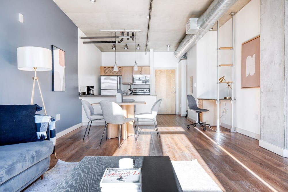 Photo of Livingroom in Ballpark
