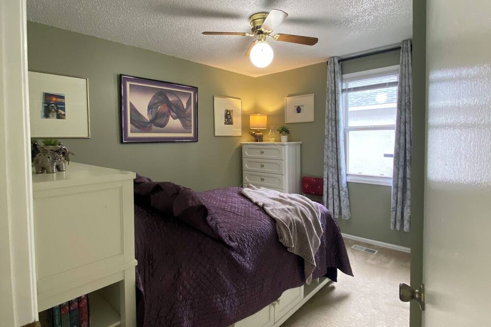 Photo of Bedroom in Old North End