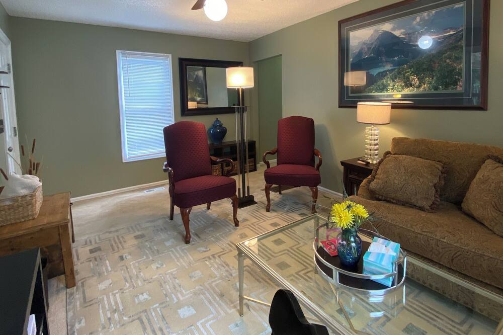 Photo of Livingroom in Old North End