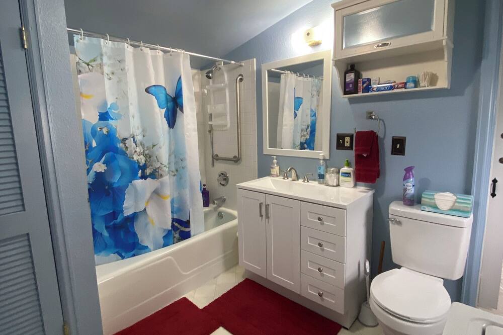 Photo of Bathroom in Old North End