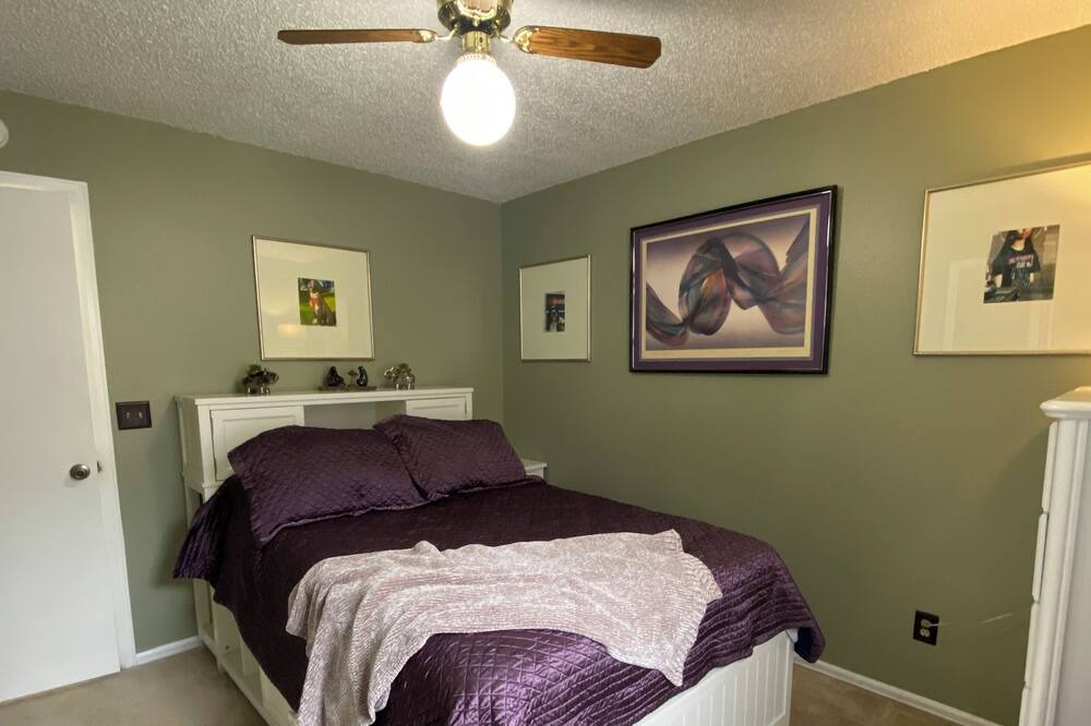 Photo of Bedroom in Old North End
