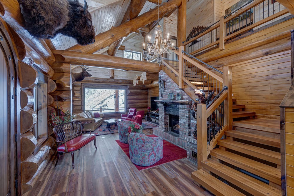Photo of Others in Pine