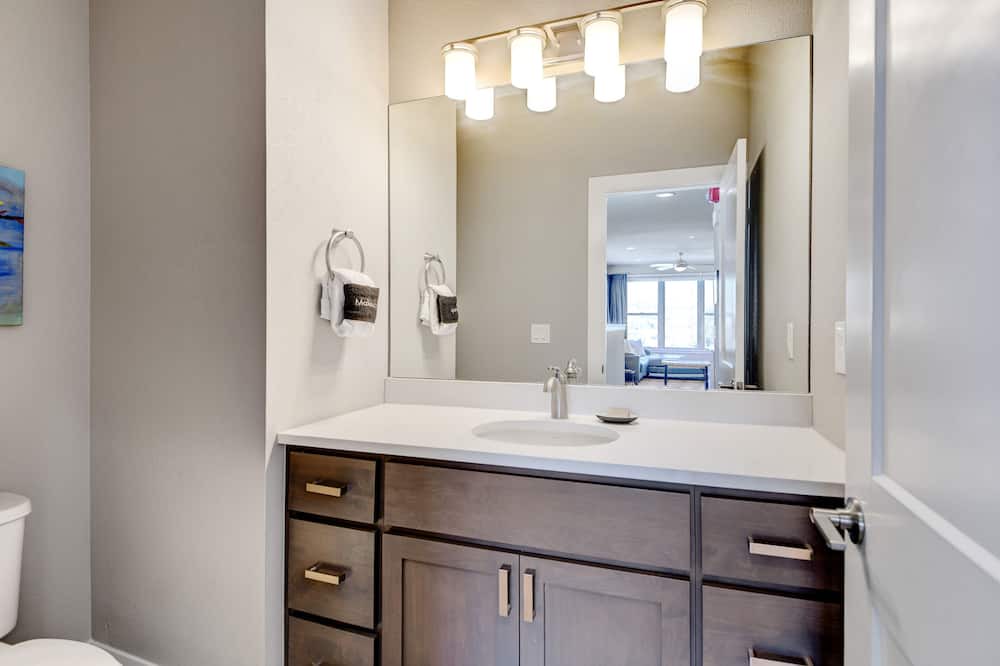 Photo of Bathroom in Rendezvous