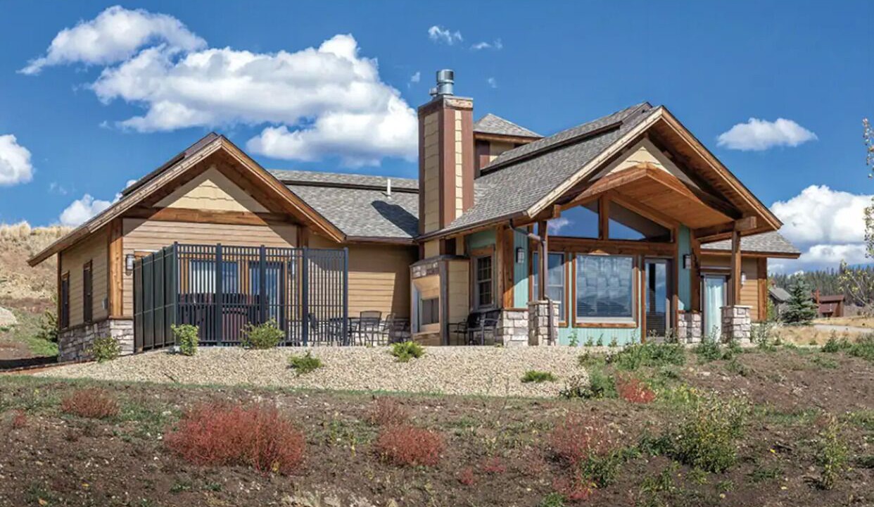 Photo of Buildings in Grand Elk Ranch