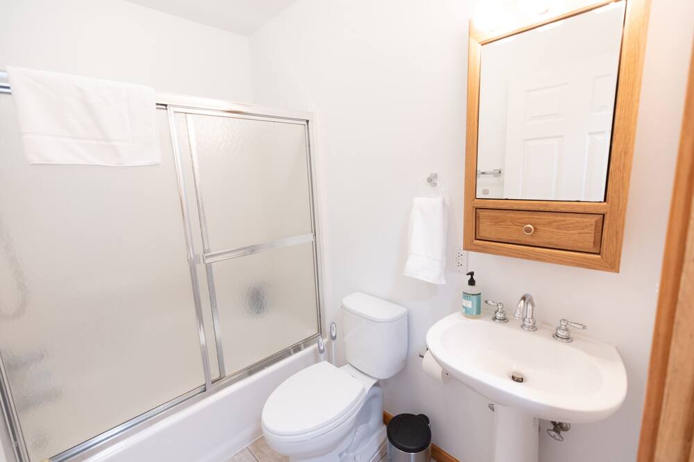 Photo of Bathroom in Black Hawk