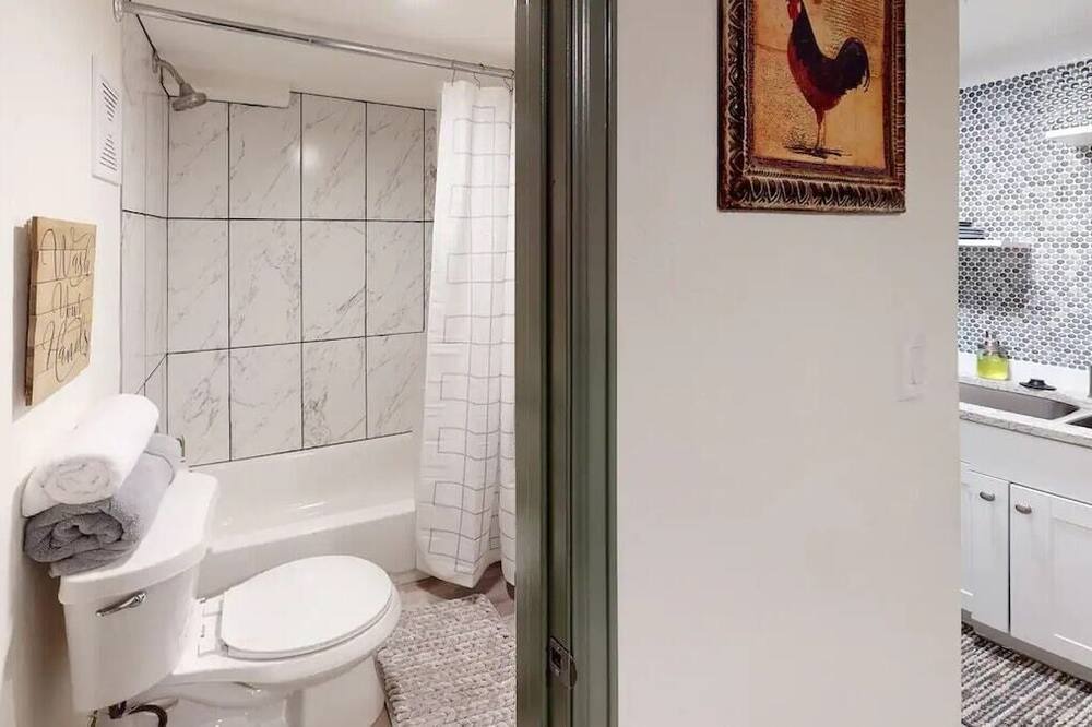 Photo of Bathroom in Lakewood