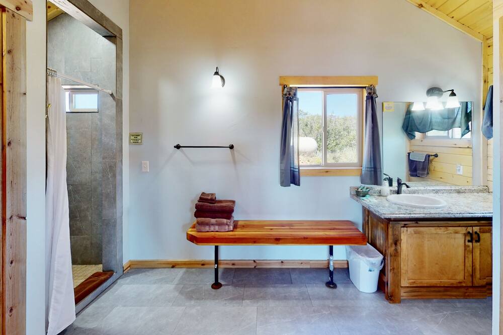 Photo of Bathroom in La Sal