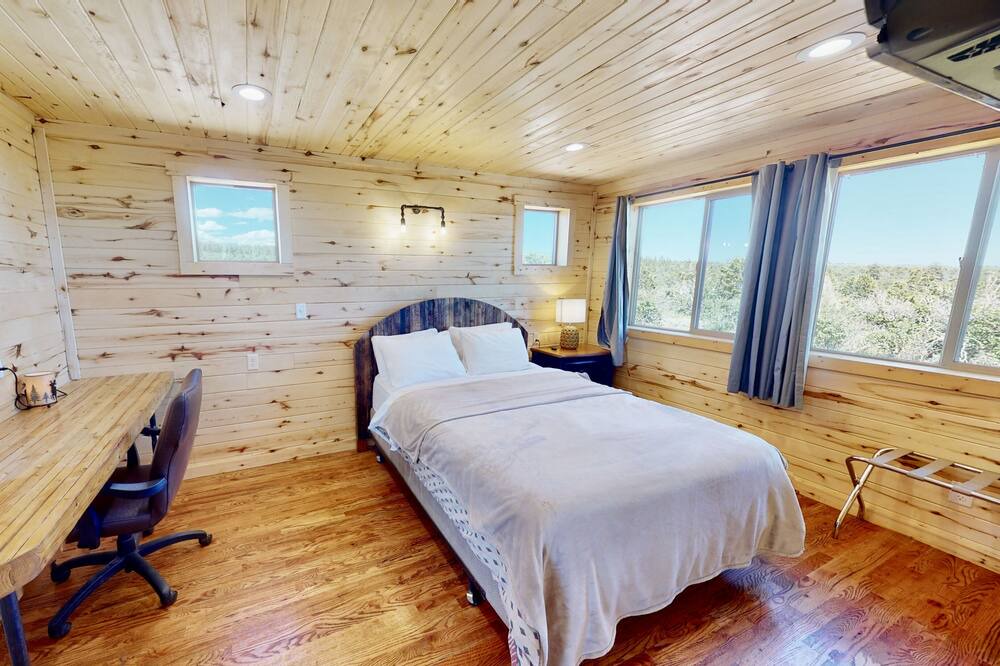 Photo of Bedroom in La Sal