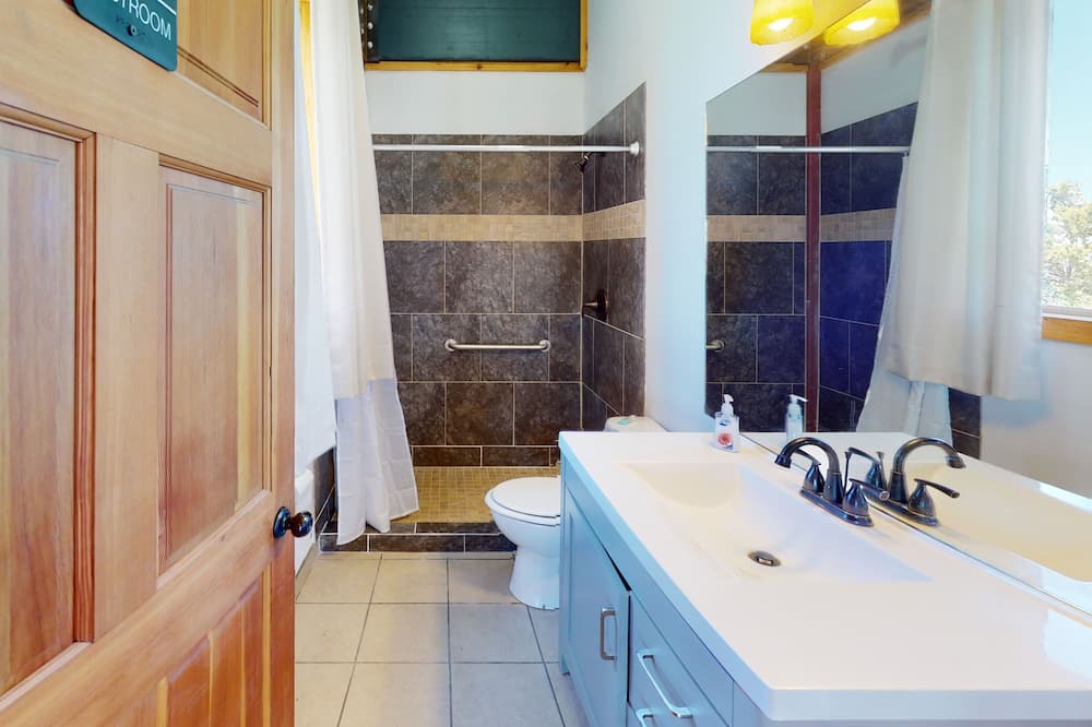 Photo of Bathroom in La Sal