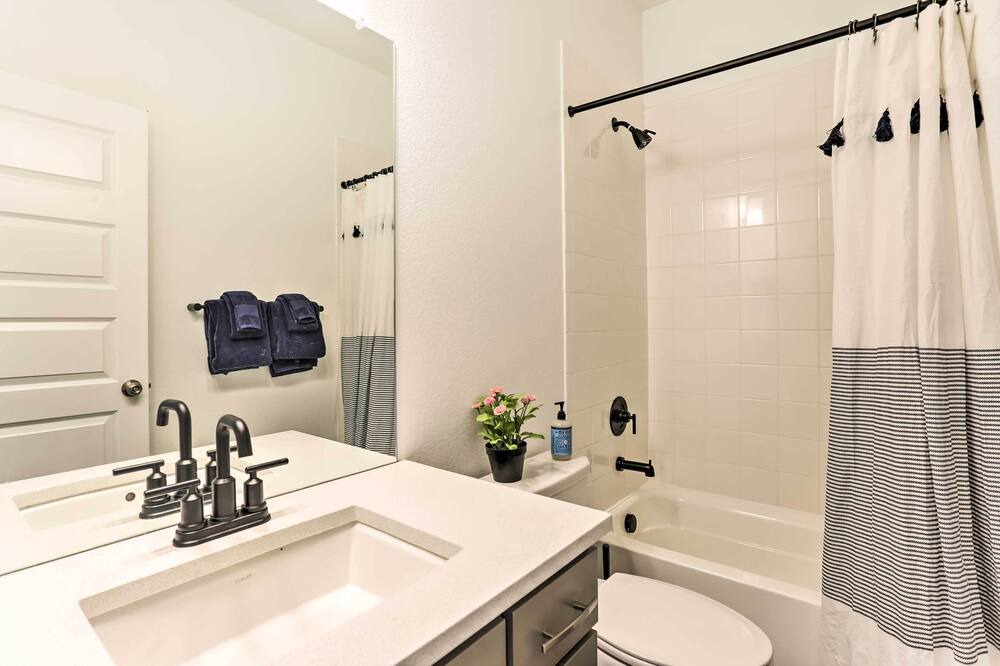 Photo of Bathroom in Parker