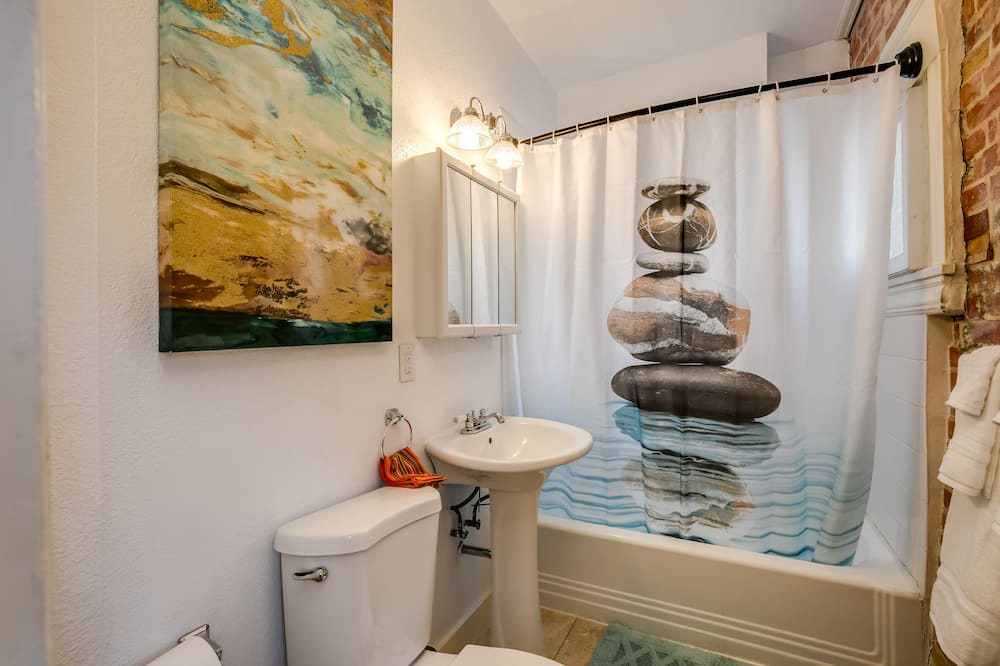 Photo of Bathroom in Central Boulder