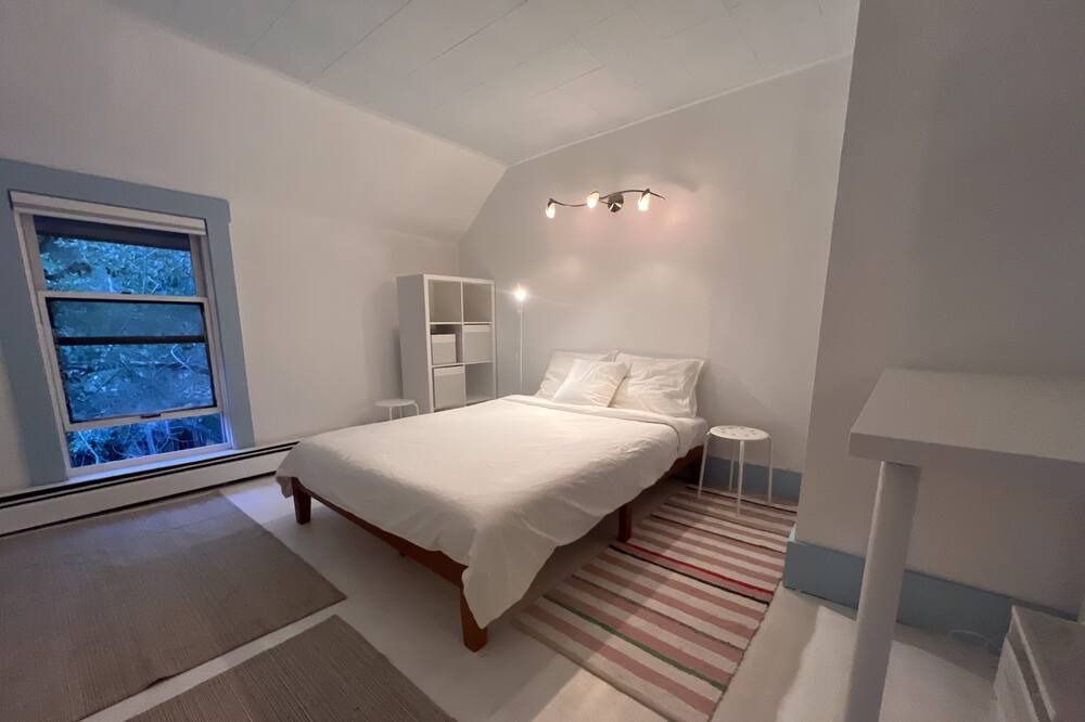 Photo of Bedroom in Idaho Springs
