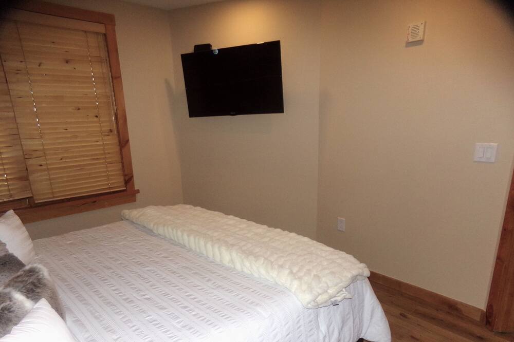 Photo of Bedroom in River Run