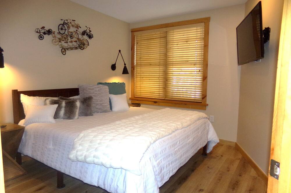Photo of Bedroom in River Run