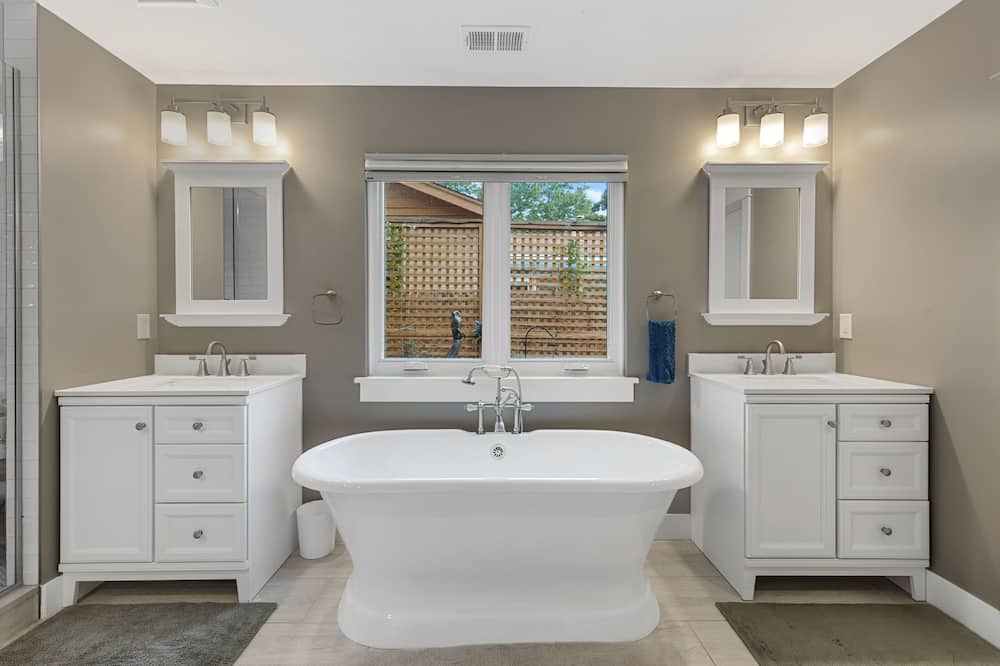 Photo of Bathroom in South Park Hill