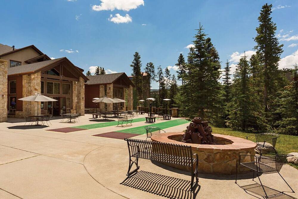 Photo of Outdoor in Four O'Clock
