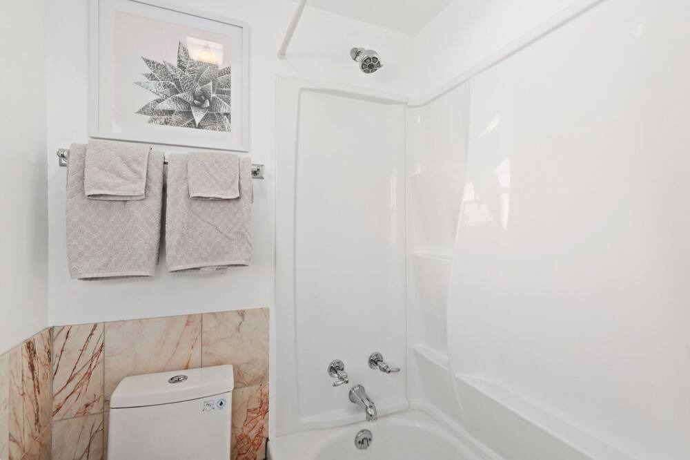Photo of Bathroom in Washington Park West