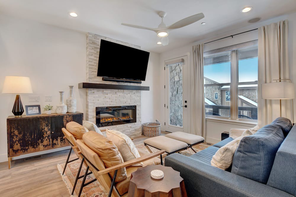 Photo of Livingroom in Rendezvous