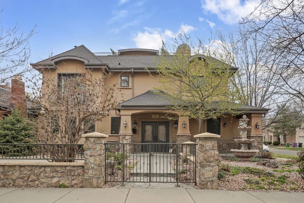Photo of Outdoor in Hale